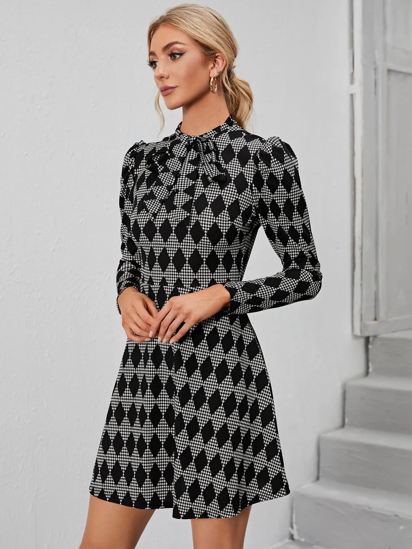 KittenAlarm - Houndstooth Print Puff Sleeve Flare Dress